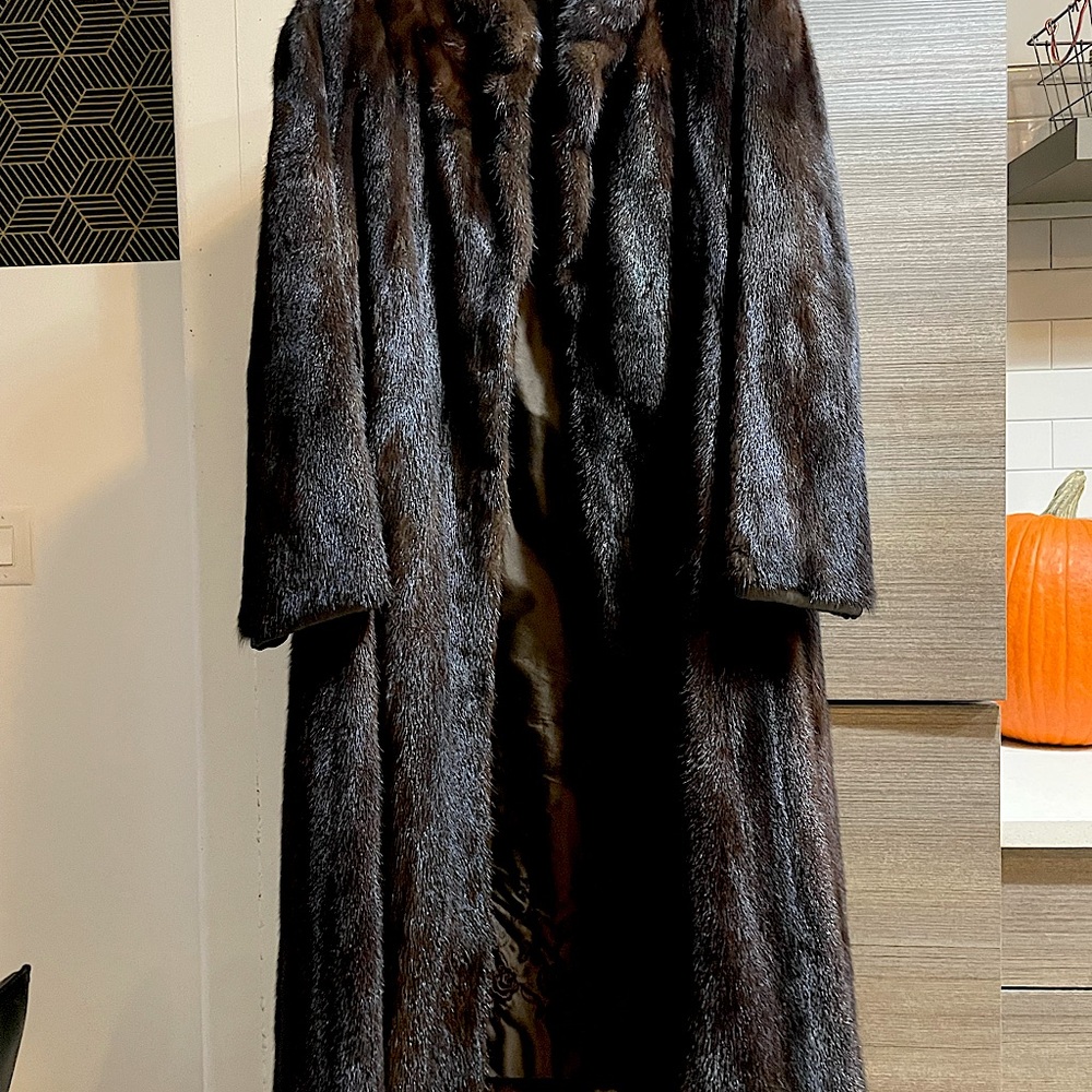 Female  mahogany mink coat size 10/length sweep 65
